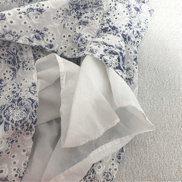 Lucy Paris White and Blue Embroidered Eyelet Skirt Size Large Inner Lining EUC - Picture 4 of 10